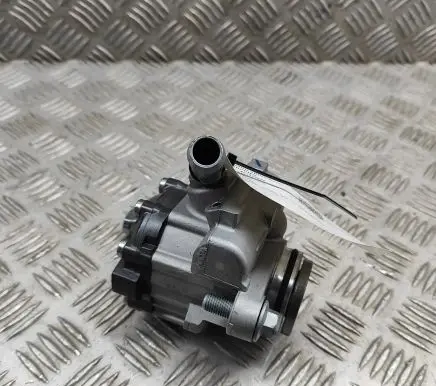 Iveco Daily 6th gen Power steering pump 504243641 7693955604