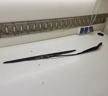 Opel Movano B Front wiper blade arm 8200734779