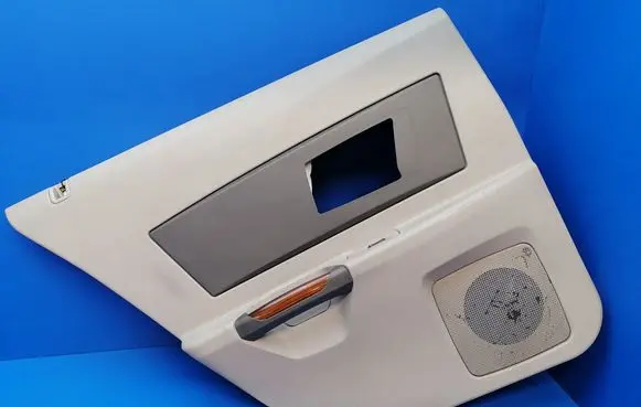 Cadillac CTS Rear door card panel trim