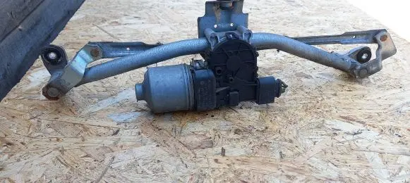 Front wiper linkage