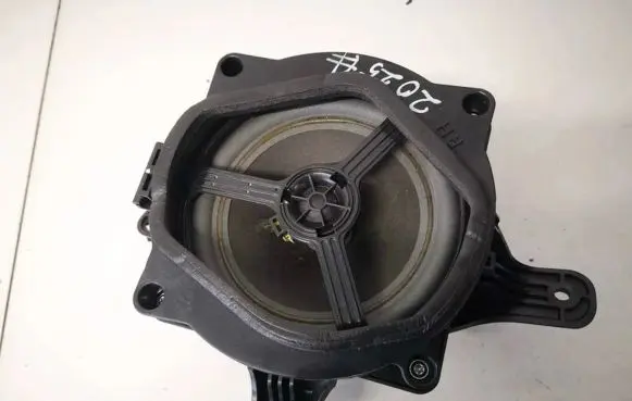 Hyundai Genesis Front door speaker 963302m250 96330-2m250