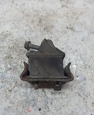 Mercedes-Benz Sprinter W901 W902 W903 W904 Engine mount bracket