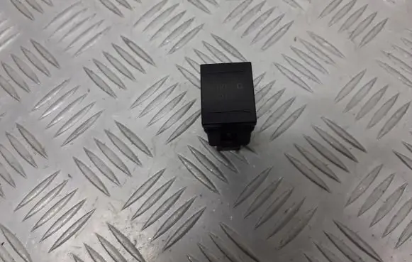Volkswagen Polo IV 9N3 Passenger airbag on/off switch 6Q0919235