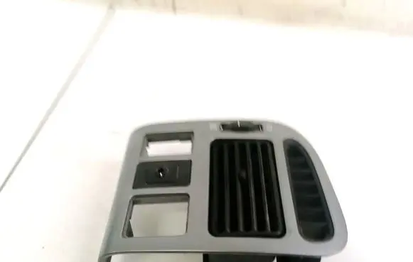 Toyota Avensis T220 Dash center air vent grill 5568605030