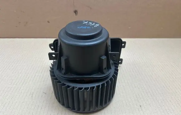 Volkswagen Transporter - Caravelle T5 Heater fan/blower 7H1820021B