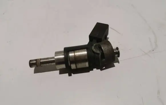 Audi A3 S3 A3 Sportback 8P Fuel injector 06F9066