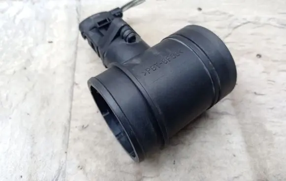 Porsche Cayenne (9PA) Mass air flow meter 0281002435