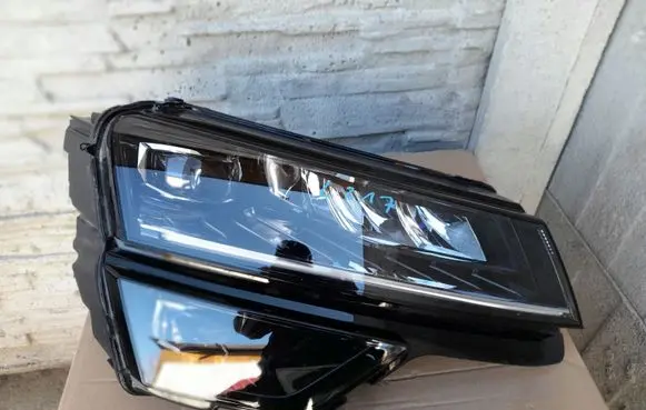 Skoda Karoq Headlight/headlamp