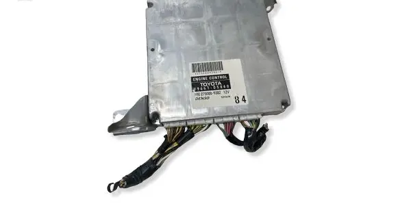 Toyota Avensis T250 Engine control unit/module 8966105840 2750009382 MB2750009382