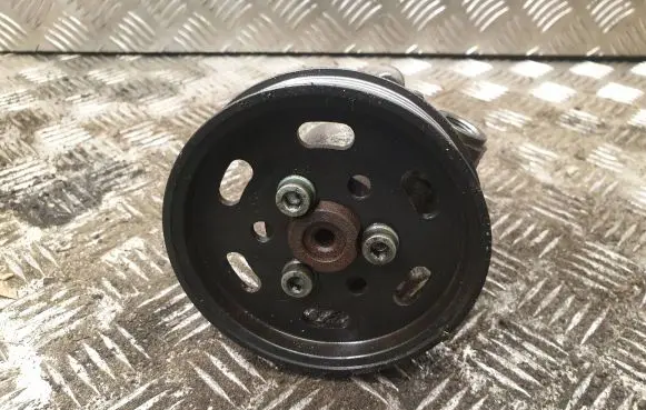 Volkswagen Golf IV Power steering pump
