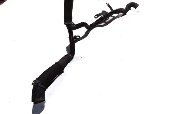 Audi Q7 4L Engine coolant pipe/hose 057103227R