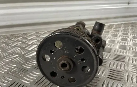 Renault Megane I Power steering pump 7700840106