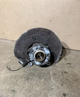 BMW 2 F46 Front wheel hub