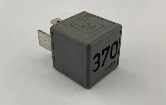 Audi A6 S6 C6 4F Other relay 8D0951253 V23134J52X300