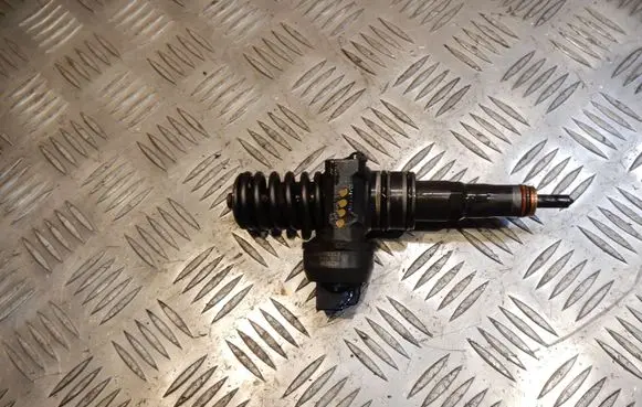 Volkswagen PASSAT B6 Fuel injector 038130073BN B647