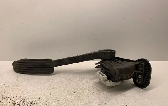 Volvo V70 Accelerator throttle pedal 6PV00853700 30636003