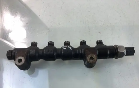 Citroen C4 I Fuel main line pipe 9654592680