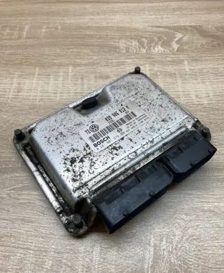 Volkswagen Golf IV Engine control unit/module ECU 038906012M 0281001979
