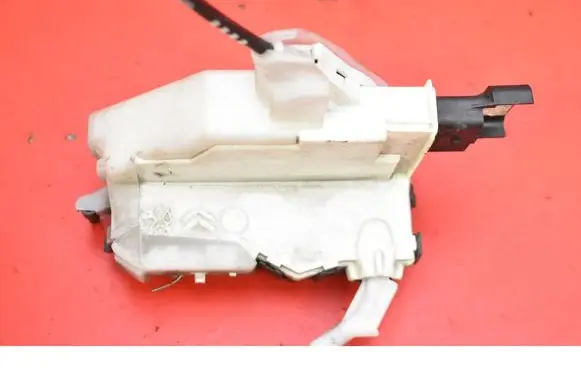 Peugeot 308 Front door lock 732074