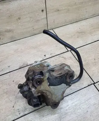 Mercedes-Benz ML AMG W164 Fuel injection high pressure pump A6290700001