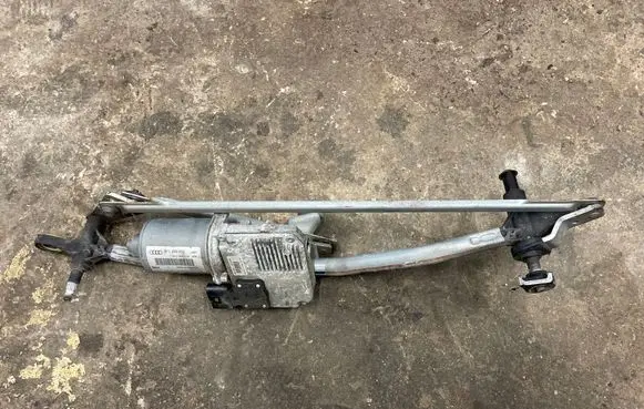 Audi A5 8T 8F Front wiper linkage and motor 8F2955119 8K2955119
