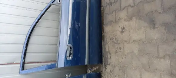 Mitsubishi Carisma Front door