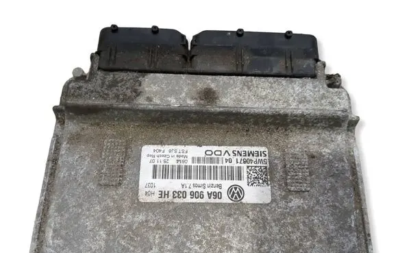 Seat Altea Engine control unit/module 06A906033HE 5WP4037104