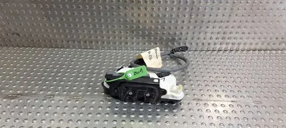Volkswagen Beetle A5 Front door lock 5K1837015D