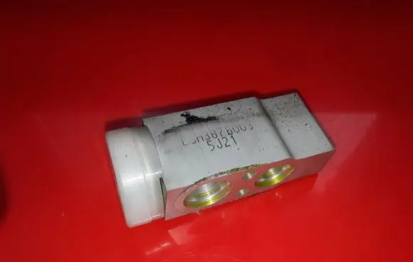 Citroen C-Crosser Air conditioning (A/C) expansion valve 5J21