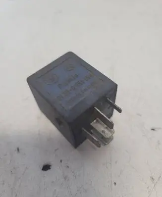 BMW 3 E36 Other relay 8353090