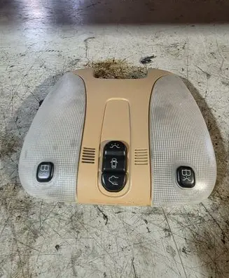 Mercedes-Benz S W220 Front seat light