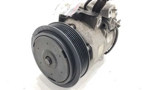 Volkswagen Polo IV 9N3 Air conditioning (A/C) compressor (pump) 6Q0820808E