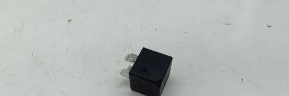 Volkswagen Touareg I Other relay 4H0951253A V23136B0006X73