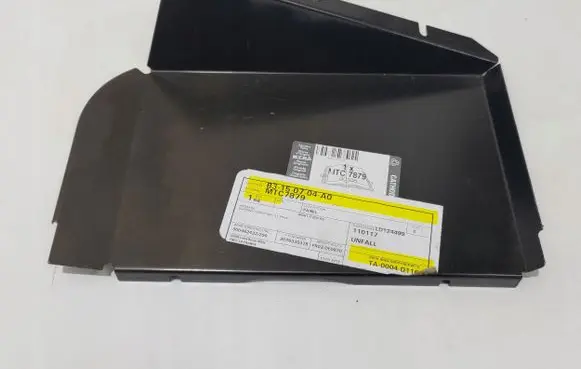 Land Rover Defender Third/center stoplight MTC7879
