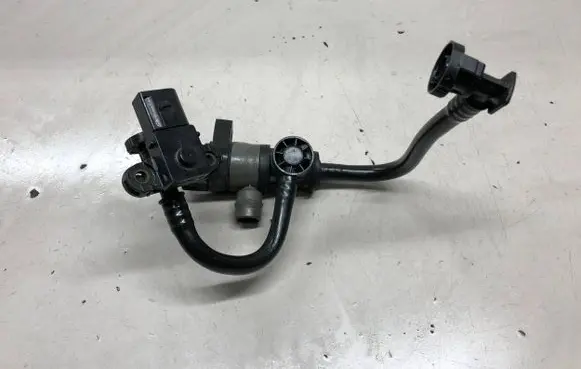 BMW X3 F25 Turbo solenoid valve 7636155