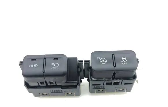 Toyota Prius (XW50) A set of switches 75H500 75H512 5002867B