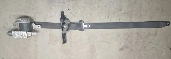 Toyota Prius (XW20) Front seatbelt 7L7240P