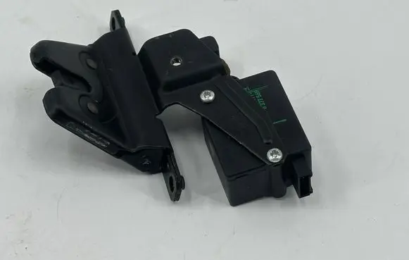 BMW 5 E39 Tailgate boot lock/latch motor 8377569 67118377569 8236897