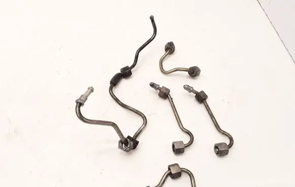 BMW 5 E60 E61 Fuel injector supply line/pipe 
