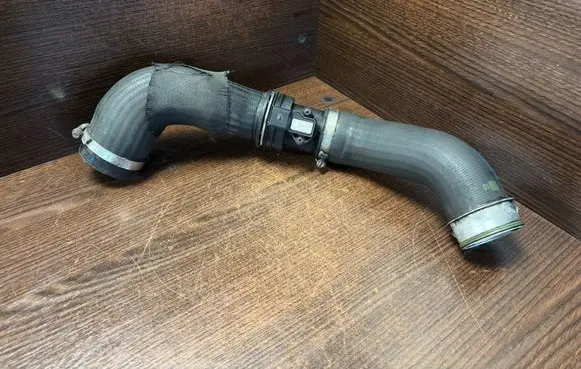 Volkswagen Transporter - Caravelle T5 Intercooler hose/pipe 7H0145941B 7H0145941