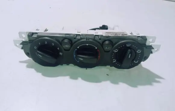 Ford Focus C-MAX Climate control unit 69607320 P69607320805280404