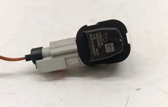 Opel Insignia B Airbag deployment crash/impact sensor 13583355