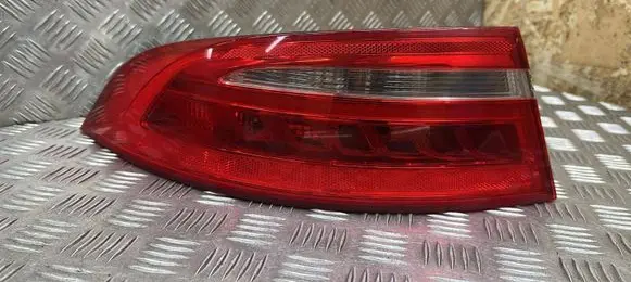 Jaguar XE Rear/tail lights 