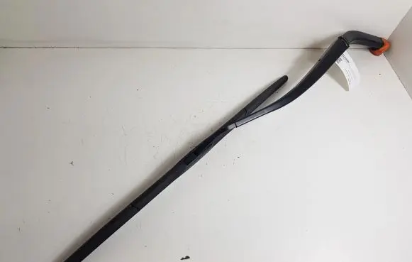 Toyota RAV 4 (XA50) Windshield/front glass wiper blade 