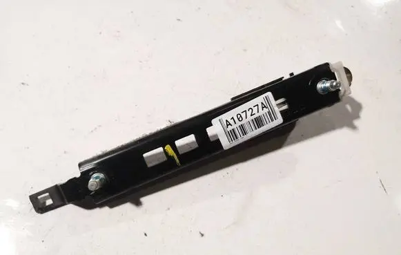 Opel Zafira B Seat belt adjustment rail 13166032