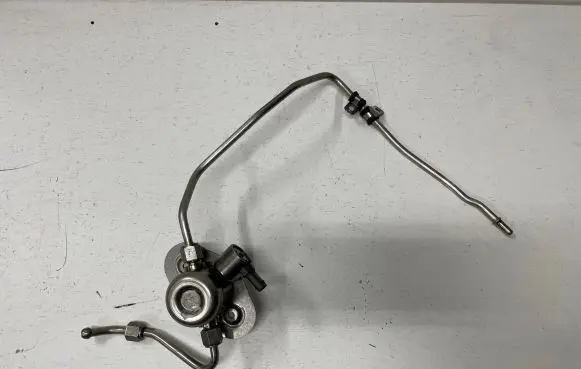 BMW 2 F45 Fuel injection high pressure pump 0261520249 3009690393 7636881