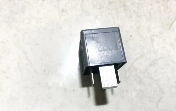Audi A6 S6 C5 4B Other relay 8d0951253 v23134b52x300