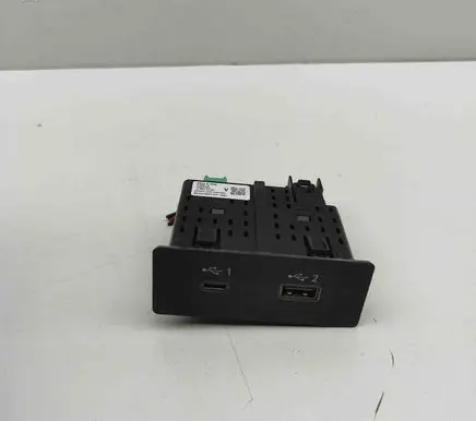Nissan Ariya USB socket connector 284H36RA1A