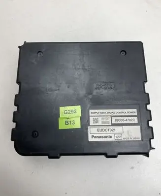 Toyota Prius (NHW20) Fuse module 8968047020