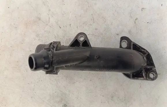 Engine coolant pipe/hose
